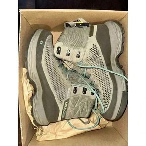 Vasque Women's Torre AT‎ GTX Hiking Boots (Sage) Size 8 US Brand New In Box